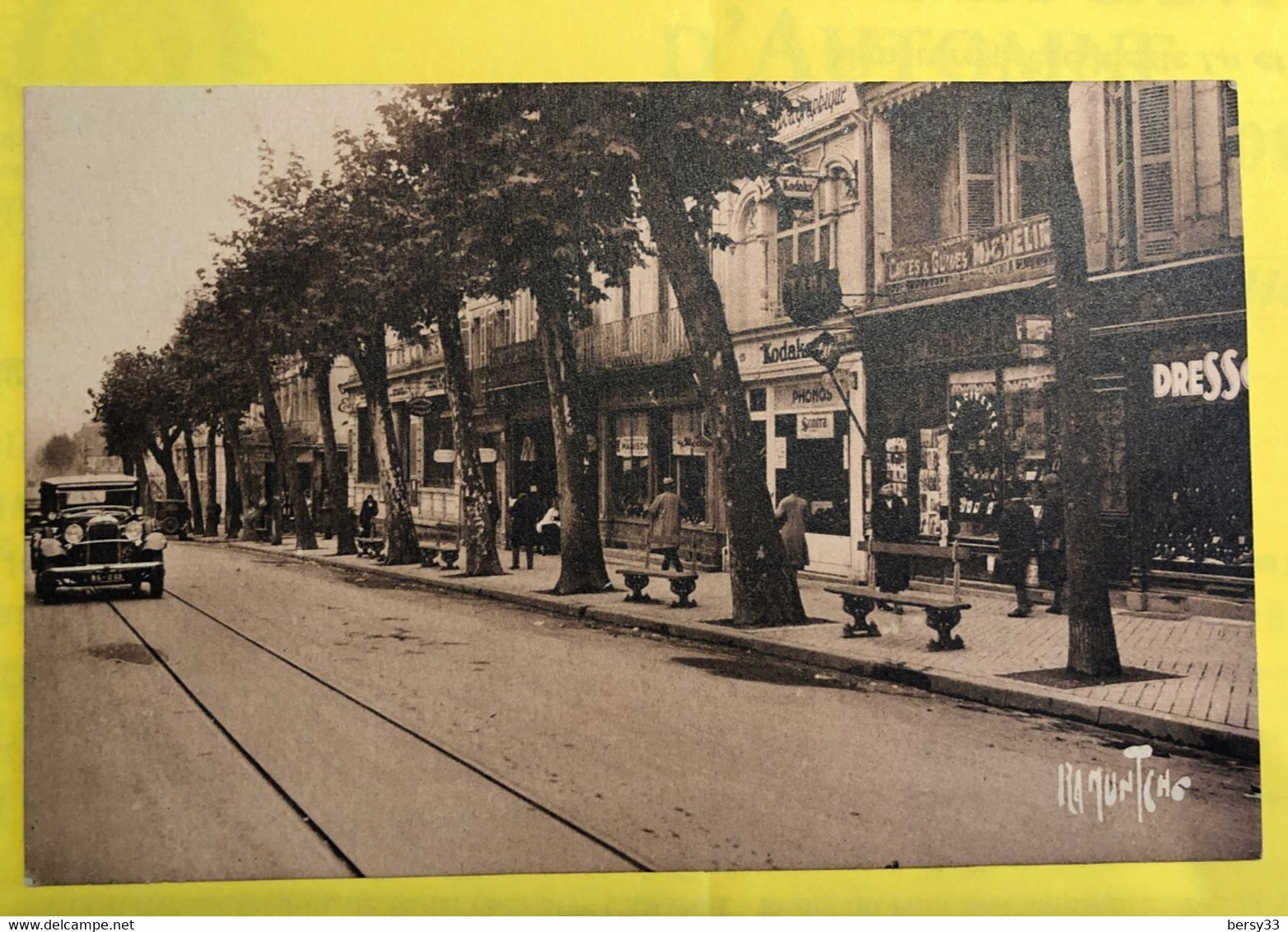 CPA - SAINTES - Cours National - Automobile, Commerces - Saintes