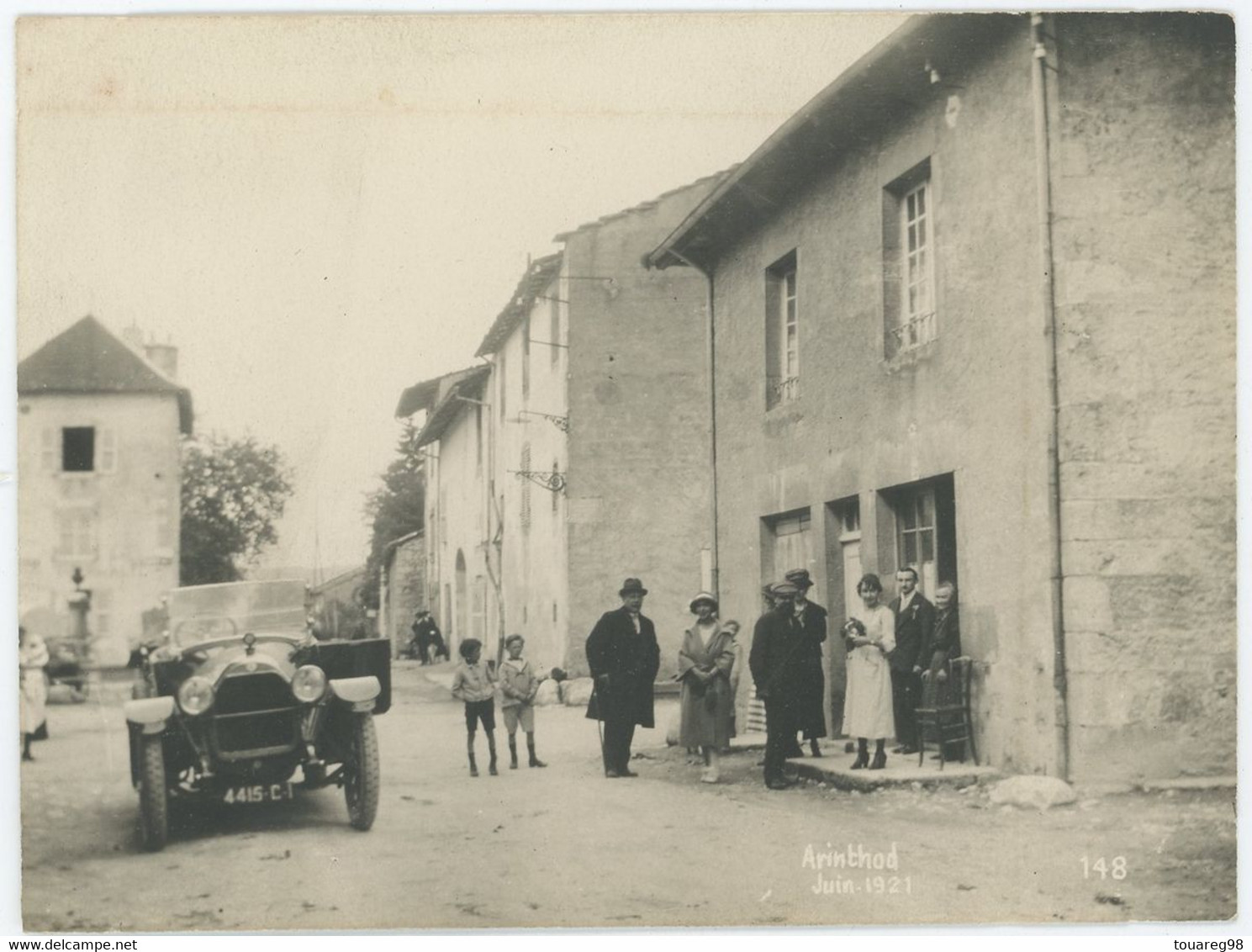 Une Rue Animée à Arinthod (Jura). Automobile. 1921. - Plaatsen