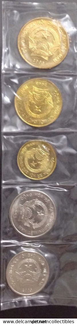 Set Of 05 Vietnam Viet Nam UNC Coin 2003 : 200, 500, 1000, 2000 & 5000 Dong Coins / 2 Photo - Viêt-Nam