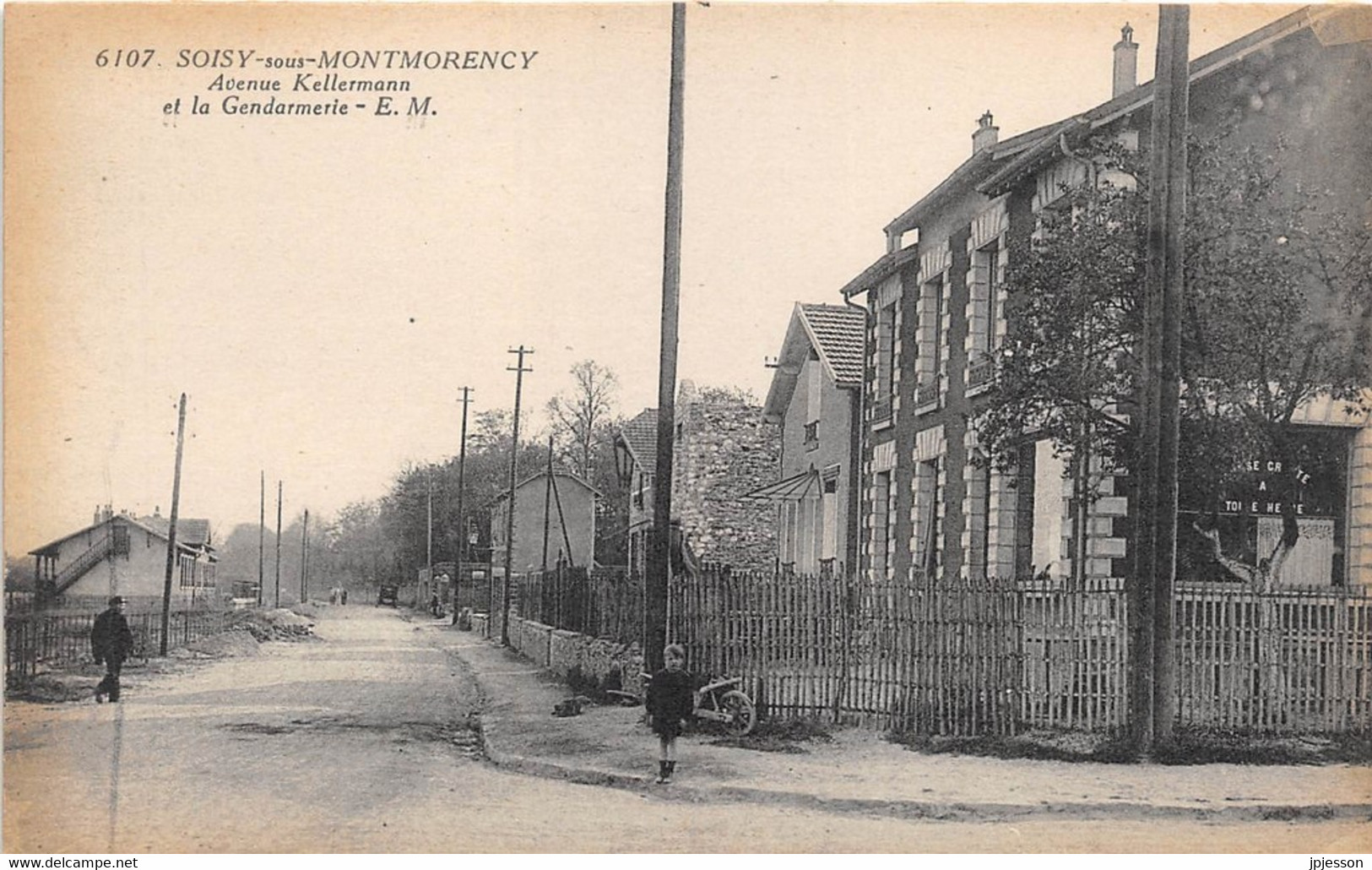 VAL D'OISE  95  SOISY SOUS MONTMORENCY - AVENUE KELLERMANN ET LA GENDARMERIE - Soisy-sous-Montmorency