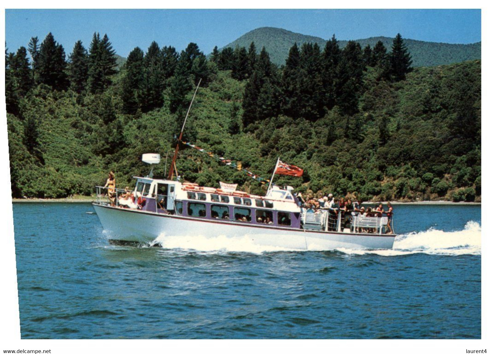 (P 28) New Zealand - Viking Tourist Launch - Picton - Ferries