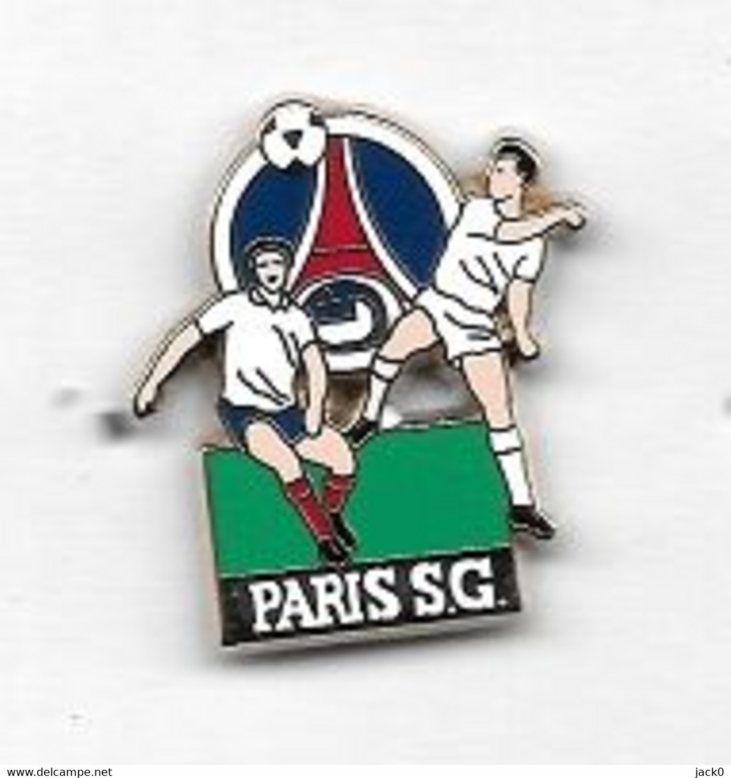 * Pin's  ARTHUS  BERTRAND,  Sport  Foot - Ball  P.S.G, PARIS  SAINT  GERMAIN - Arthus Bertrand