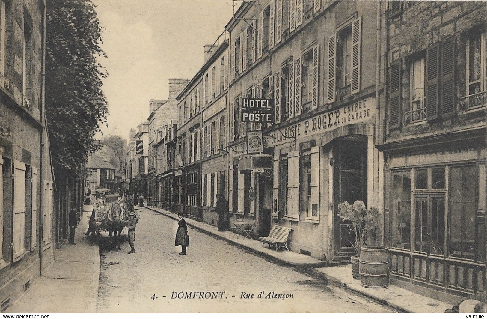 DOMFRONT - Rue D'Alençon - Domfront