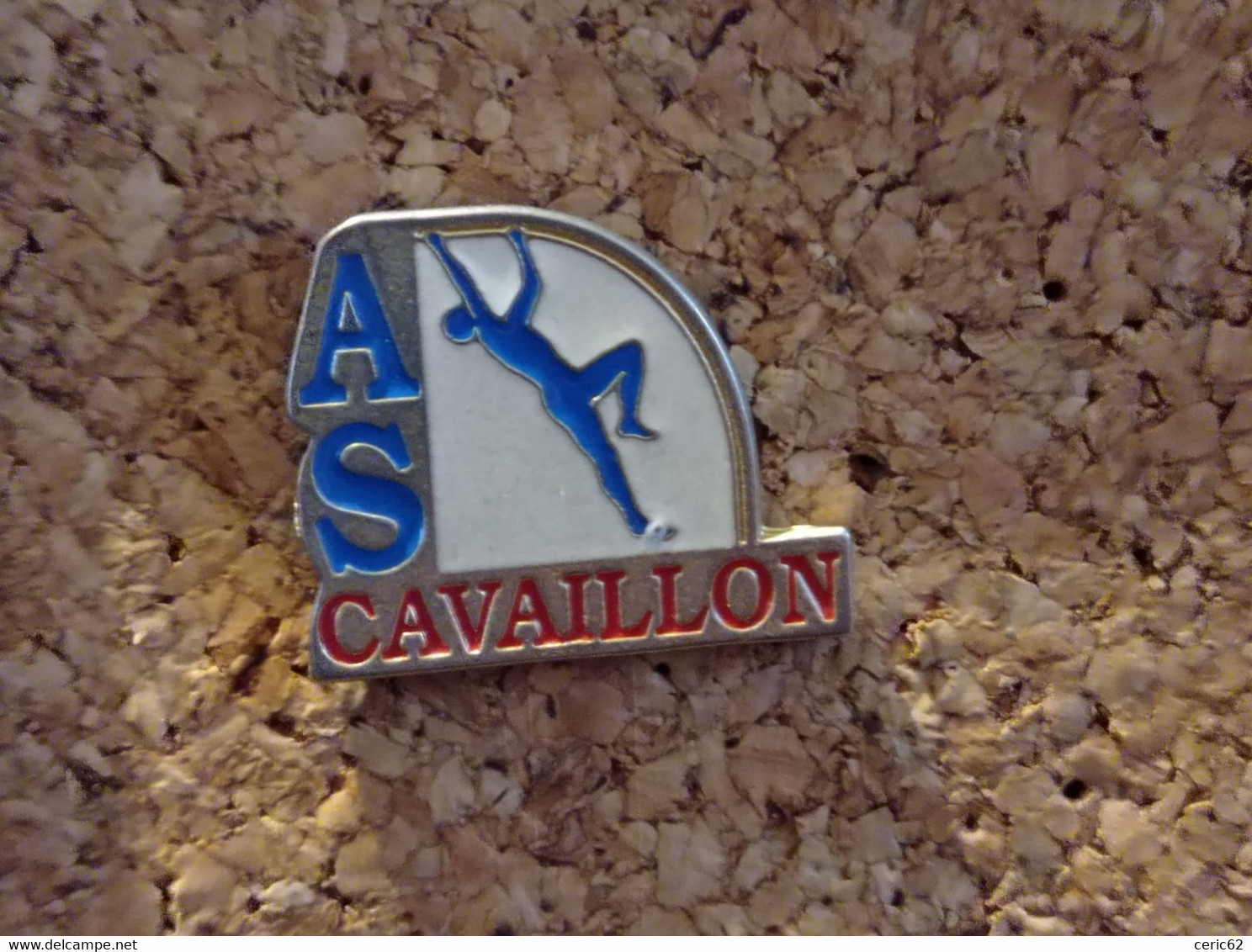 PINS ATHLETISME SAUT A LA PERCHE CAVAILLON (84) - Atletica