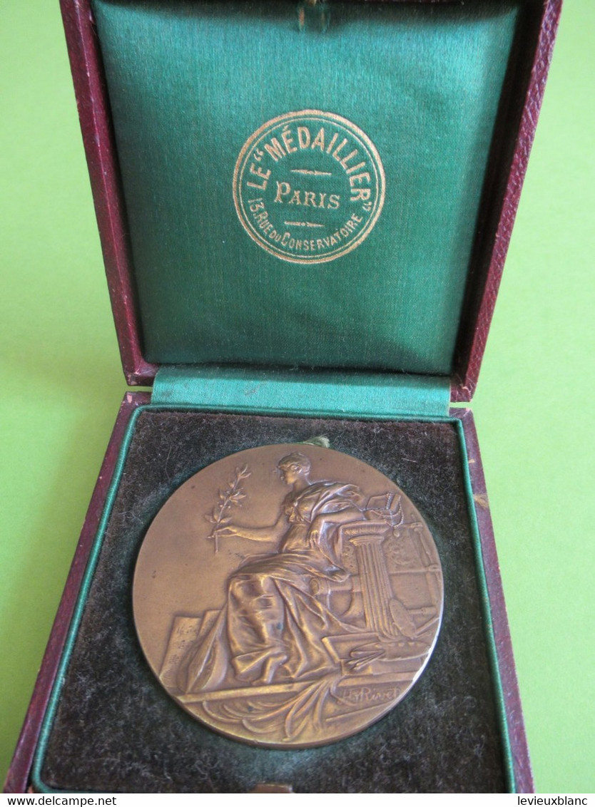 Médaille De Table Avec écrin / Ecole Nationale Des Beaux Arts/ DIJON / Bronze / Adolphe RIVET/Vers 1890-1900    MED388 - Frankreich