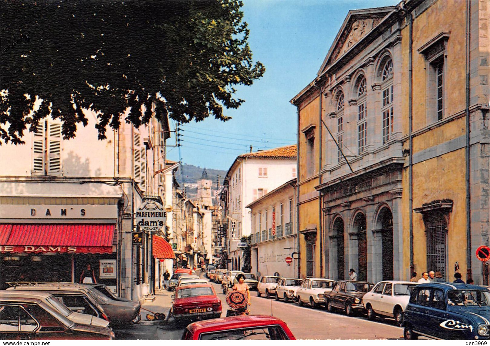 DRAGUIGNAN - La Rue Du Palais De Justice - Automobiles, Renault 4L Bleue - Draguignan