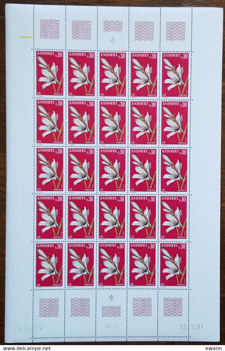 Andorre - YT N°229 - Feuille De 25 Timbres - Flore / Fleurs / Lis - 1973 - Neuf + COIN DATE 23.9.81 - Ongebruikt