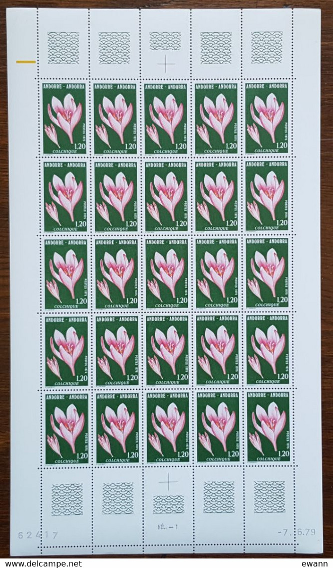 Andorre - YT N°247 - Feuille De 25 Timbres - Flore / Fleurs / Colchique - 1975 - Neuf + COIN DATE 7.6.79 - Ongebruikt