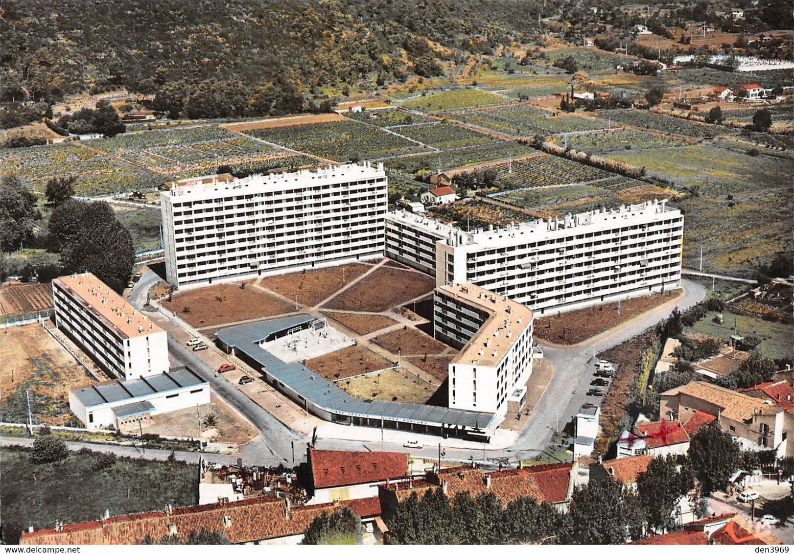 La GARDE - Ensemble Résidentiel Le Thouars - Vue Aérienne - Architecte Henry A. L., Toulon - Immeubles - La Garde