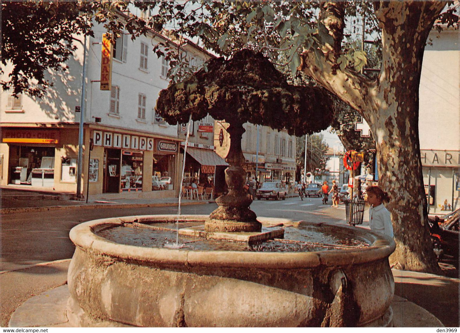 La GARDE - Sa Fontaine - Magasin Philips - La Garde