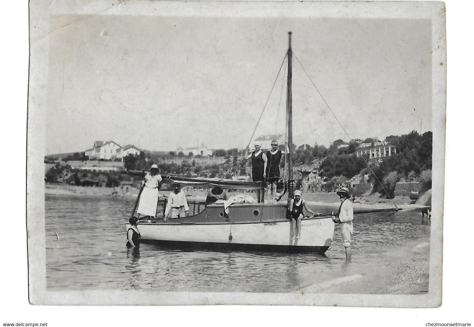 LE BATEAU L EGLANTINE EN BORD DE PLAGE - PHOTO 11*8 CM - Schiffe