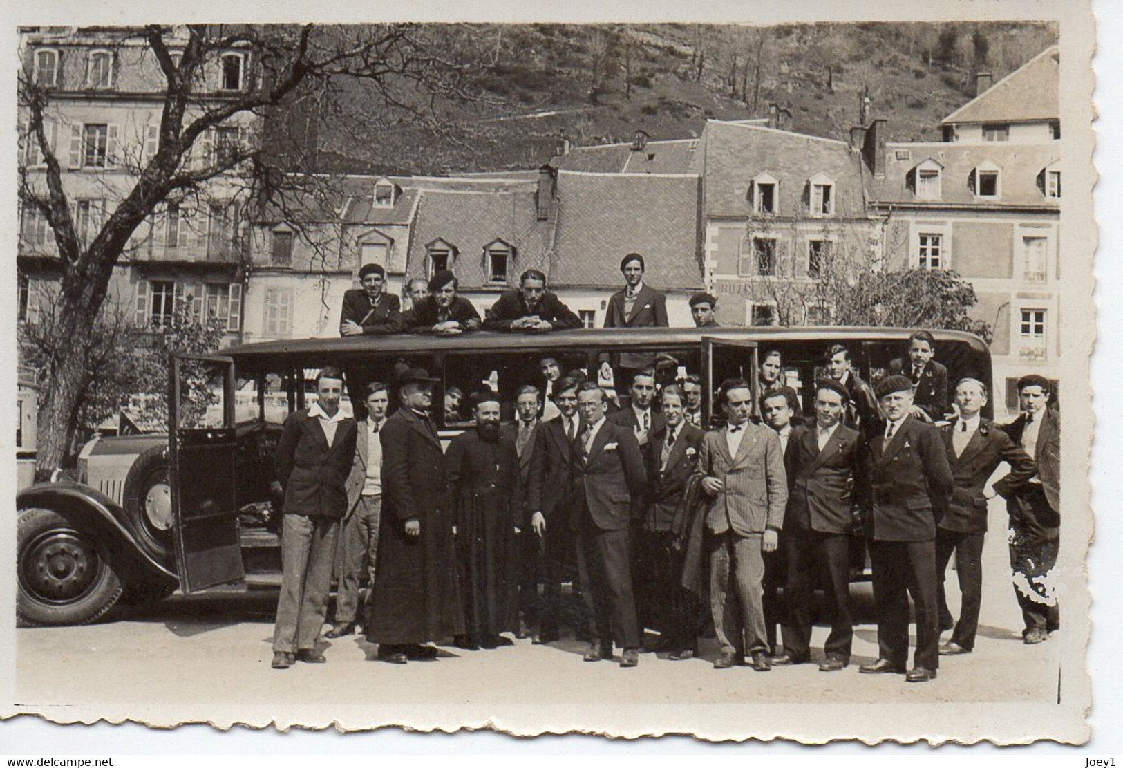 Photo Groupes D'hommes Avec Prètes Devant Autobus, Format 9/6 - Automobiles