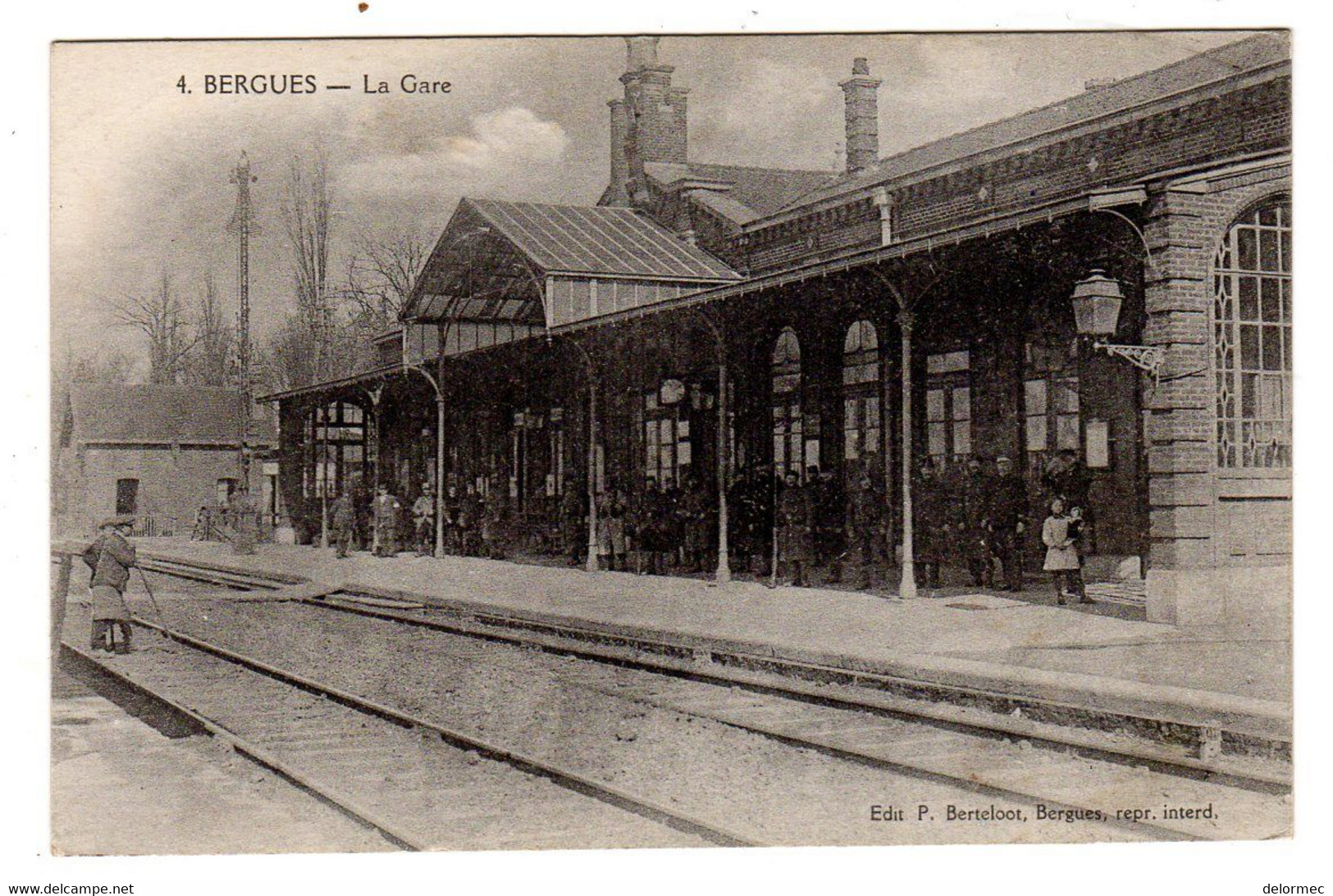 CPA Bergues 59 Nord Chemin De Fer La Gare Animée P Berteloot N°4 - Bergues