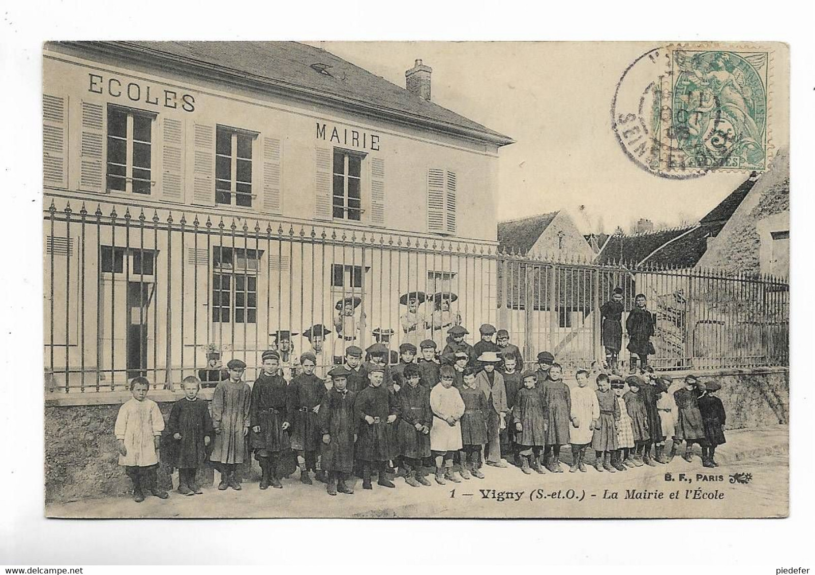 95 - VIGNY  ( S.-et-O. ) - La Mairie Et L' Ecole. . Carte Animée - Vigny