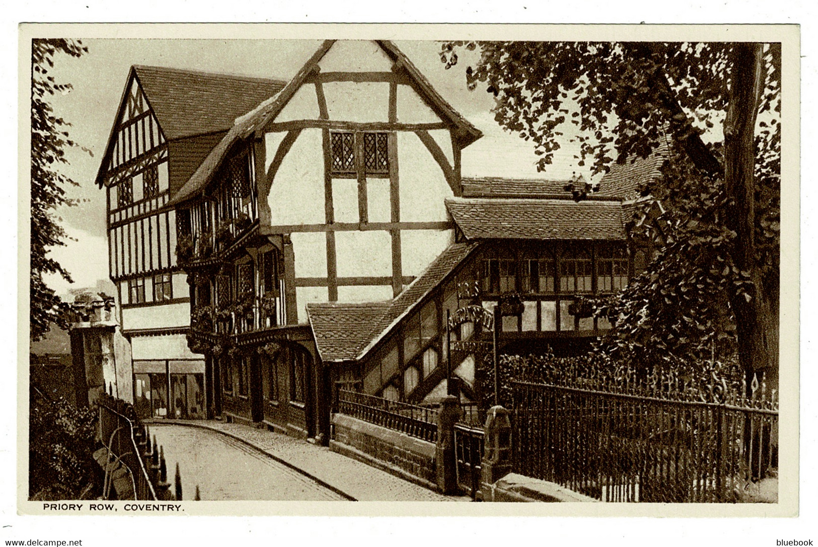 Ref 1404 - Early Postcard - Priory Row - Coventry Warwickshire - Coventry
