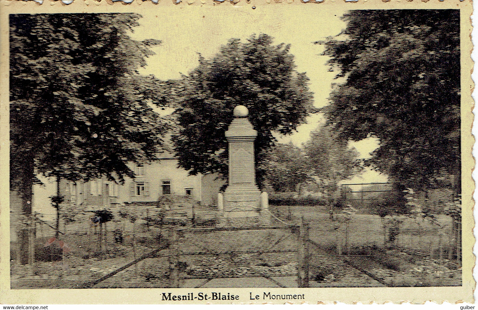 Mesnil Saint Blaise (houyet)  Le Monument Aux Morts - Houyet