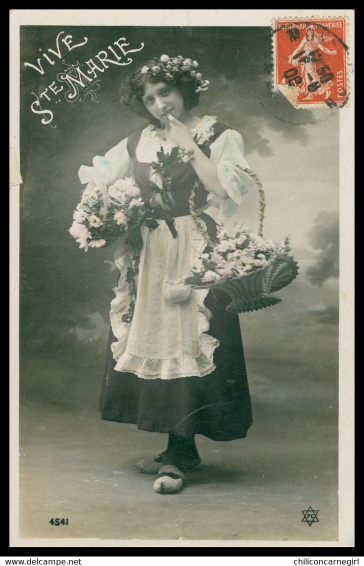 Cp Glacée - Vive Ste MARIE - Femme Avec Fleurs Dans Les Cheveux Et Panier En Sabots De Bois - Roses - Edit. P.C. - 1908 - Prénoms