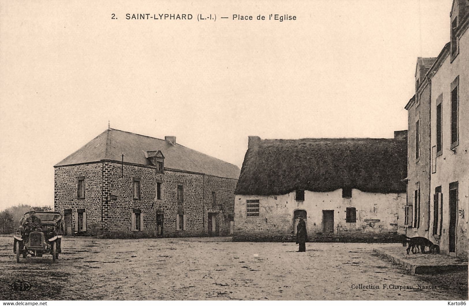 St Lyphard * Place De L'église * Automobile Voiture Ancienne - Saint-Lyphard