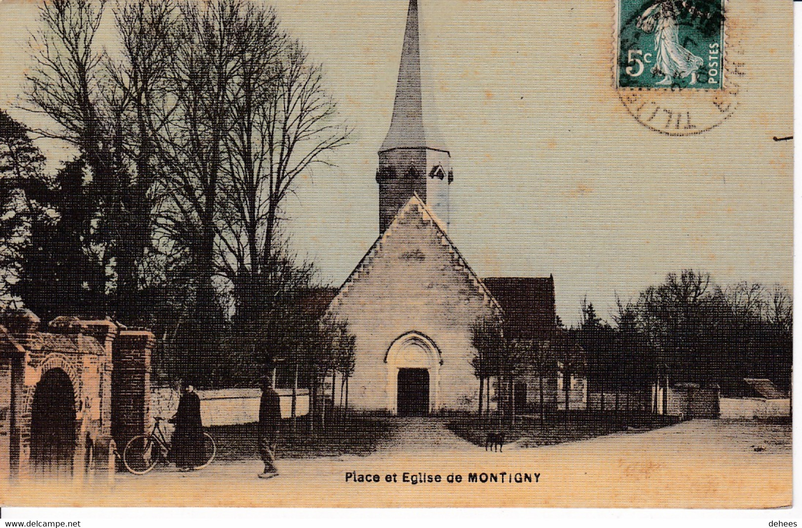 28 - Montigny-sur-Avre, Place Et Église - Montigny-sur-Avre