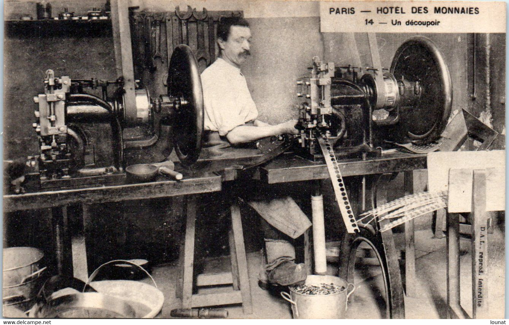 PARIS - Hotel Des Monnaies - Un Découpoir N°14 - Coins (pictures)