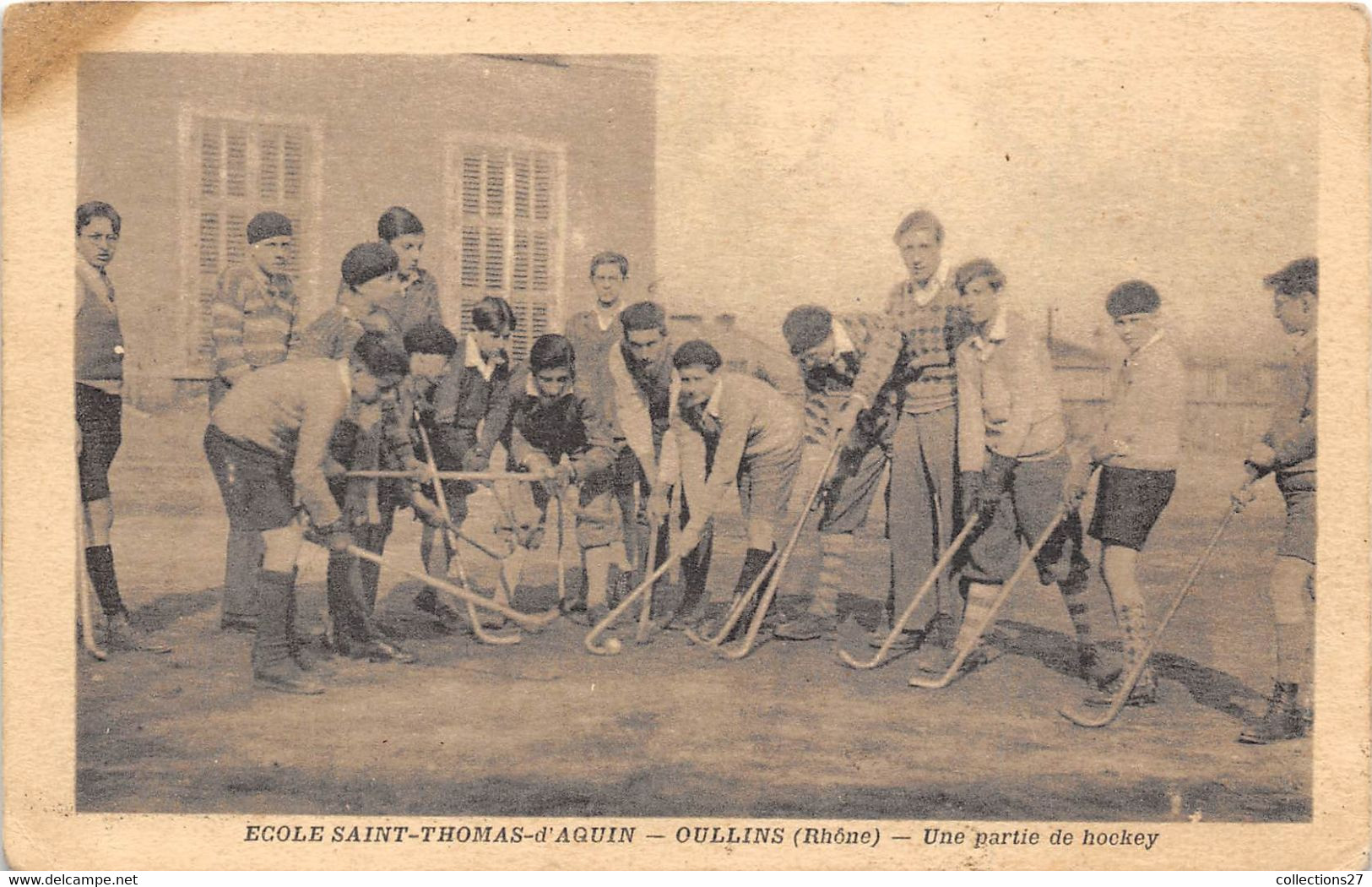 69-OULLINS- ECOLE SAINT-THOMAS-D'AGUIN, UNE PARTIE DE HOCKEY - Oullins