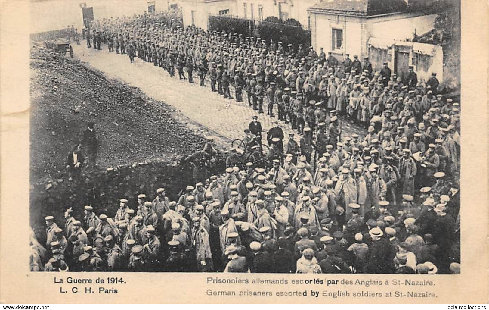 Saint Nazaire    44     Guerre 14/18. Prisonniers Allemands  Escorté Par Les Anglais    ( Voir Scan) - Saint Nazaire