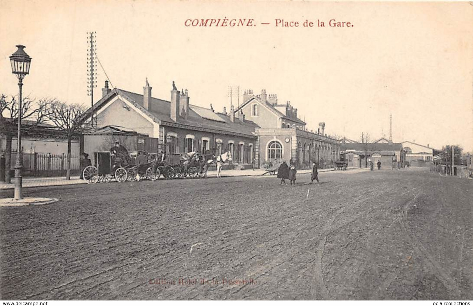 Compiègne         60           Place De La Gare       ( Voir Scan) - Compiegne