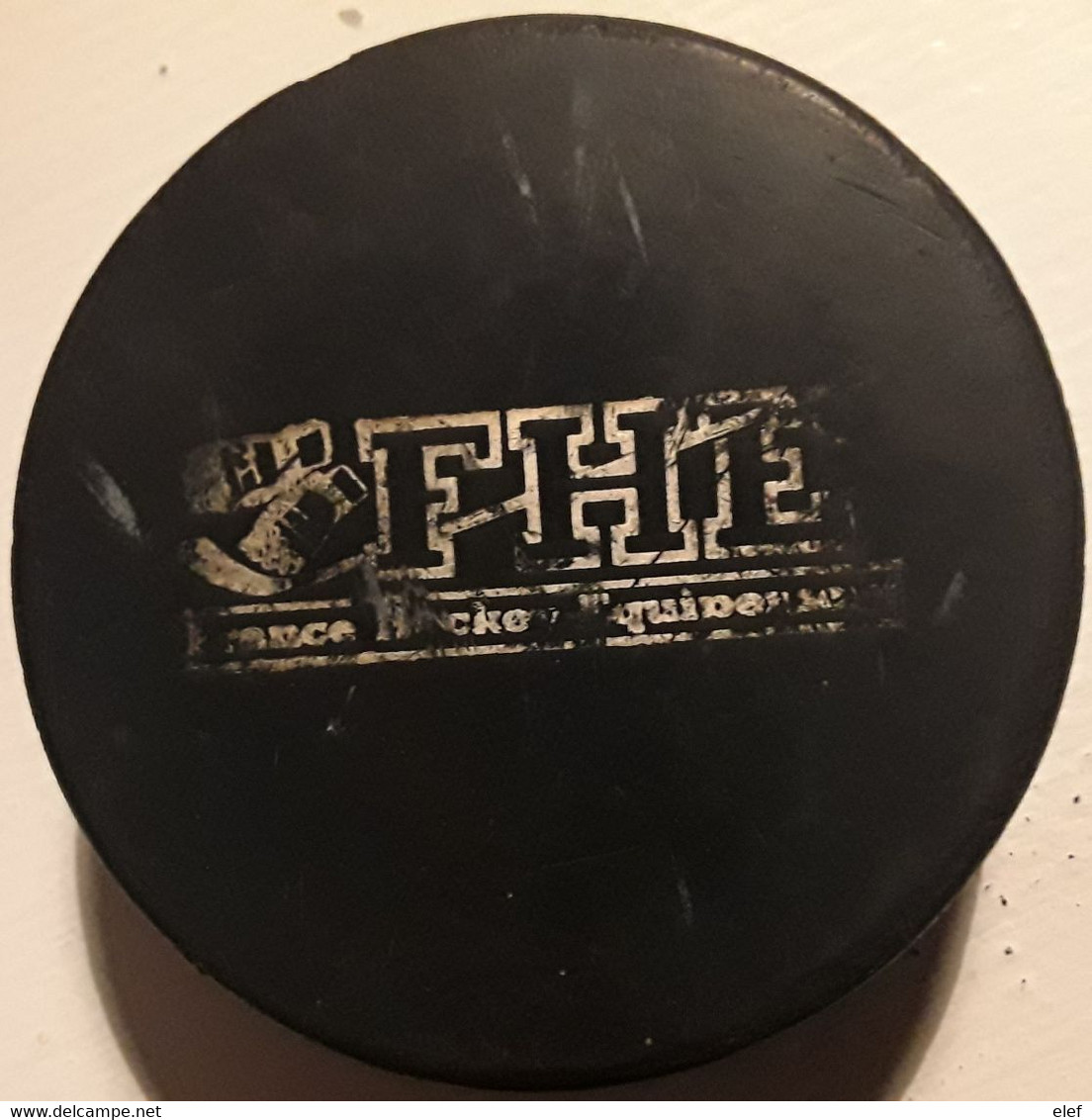 HOCKEY SUR GLACE,  Palet FHE Officiel TCHÉCOSLOVAQUE  Official Puck ,made In Czechoslovakia , TB - Andere & Zonder Classificatie