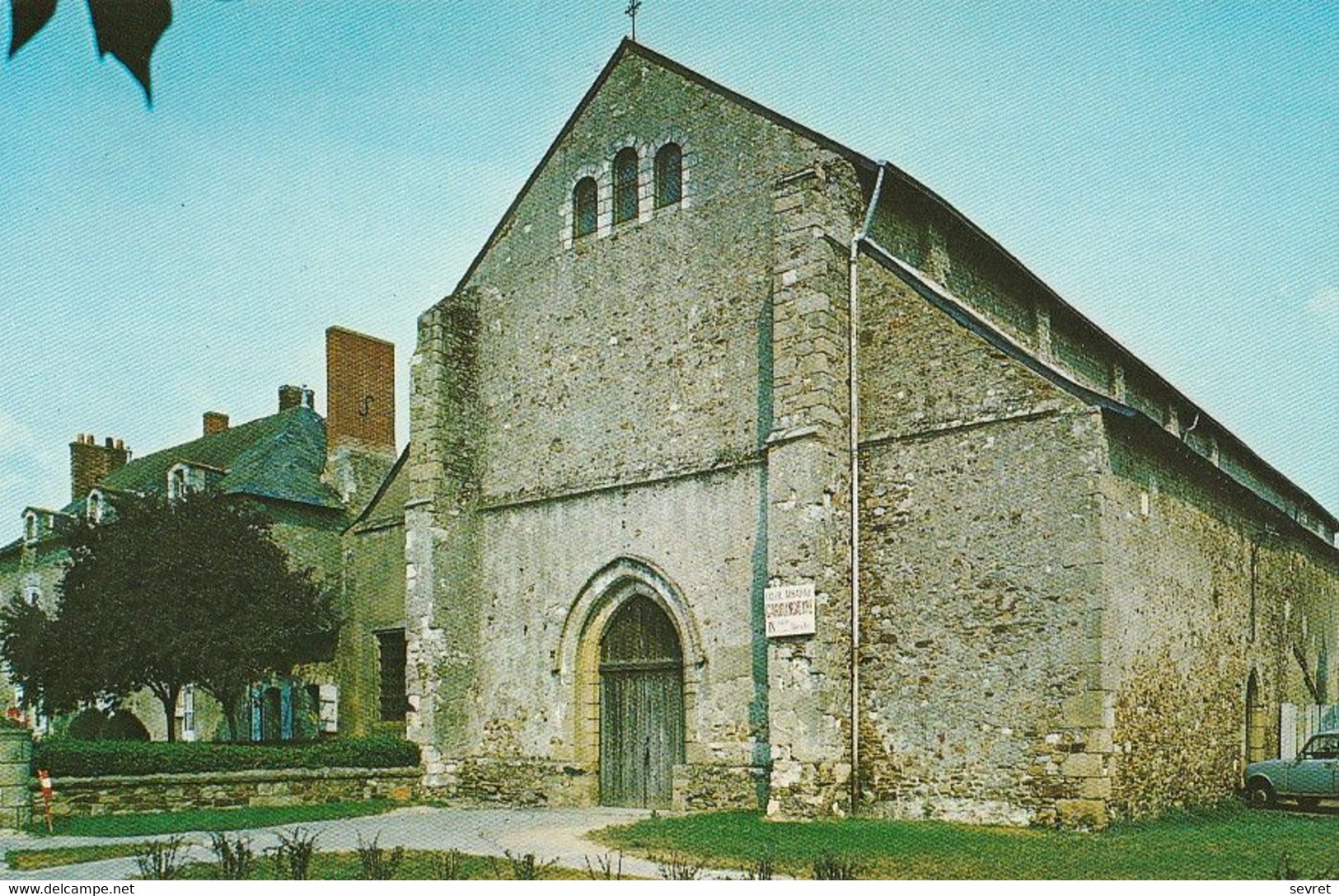 SAINT-PHILBERT-de-GRAND-LIEU. - L'Eglise Abbatiale Carolingienne Et Le Prieuré. CPM - Saint-Philbert-de-Grand-Lieu