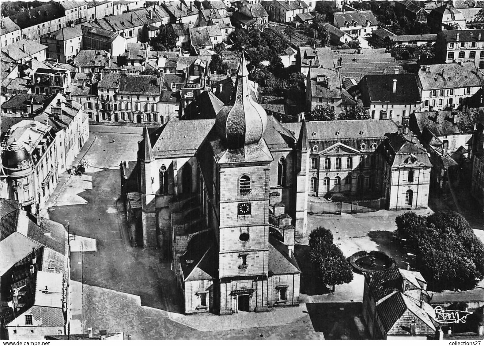 88-REMIREMONT-L'EGLISE VUE AERIENNE - Remiremont