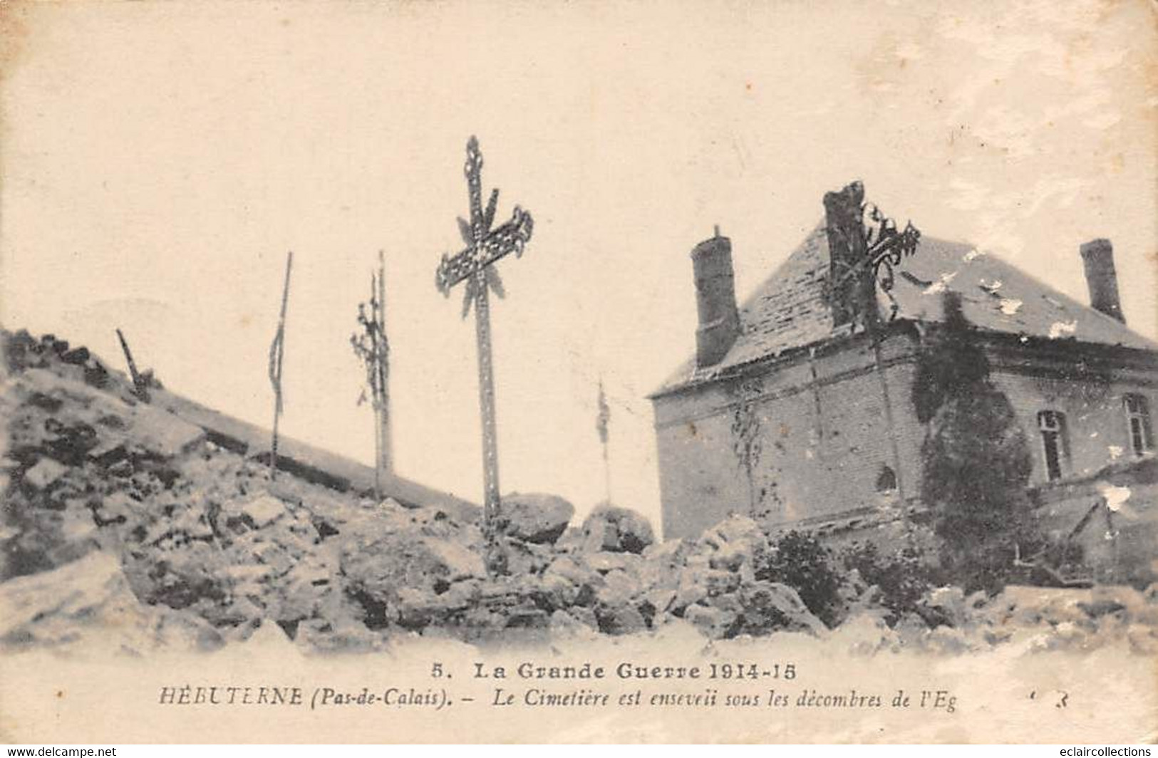 Hébuterne    62   Guerre 14/18    Le Cimetière Enseveli Sous Les Décombres De L'église      (Voir Scan) - Autres & Non Classés