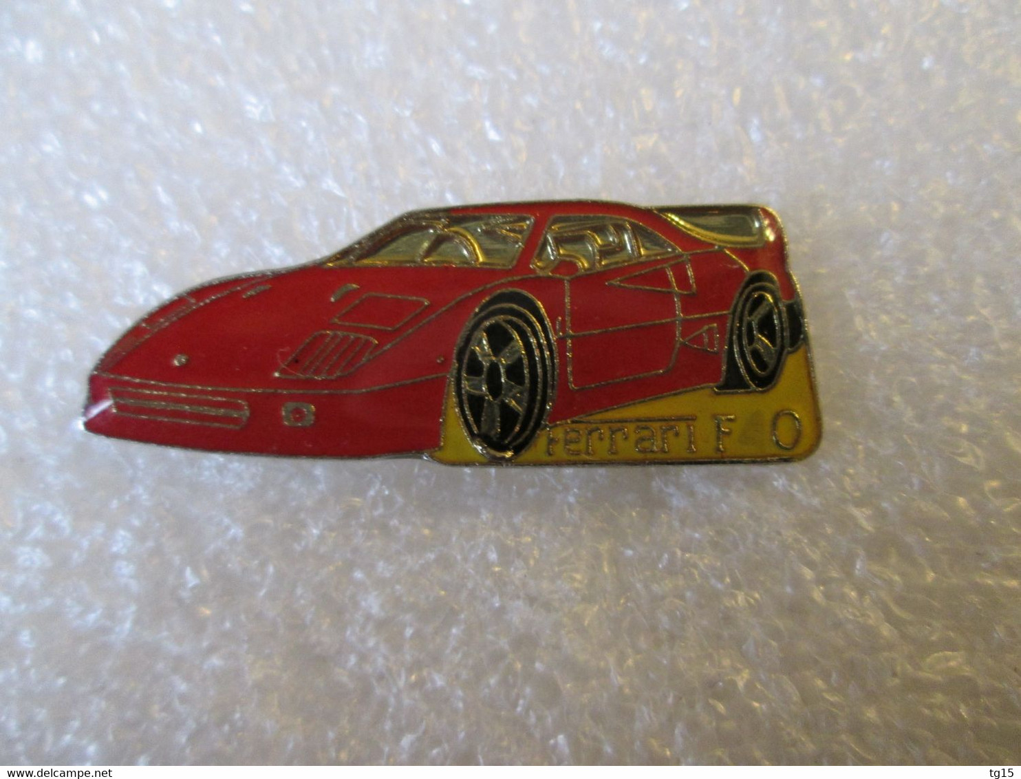 PIN'S    FERRARI  F 40 - Ferrari