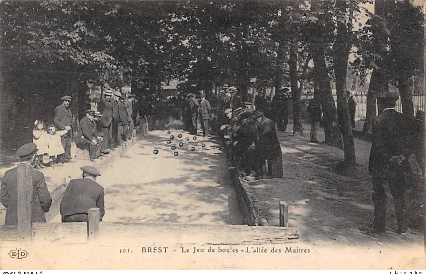 Thème Sport: Pétanque-Jeu De Boules.  Brest    29  . Jeu De Boules . Allée Des Maitres              ( Voir Scan) - Bowls