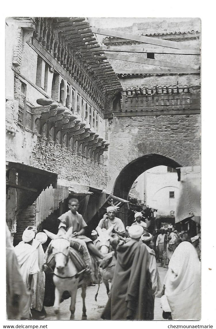 UNE RUE ANIMEE A DOS D ANE ALGERIE ? - CARTE PHOTO - Scene & Tipi