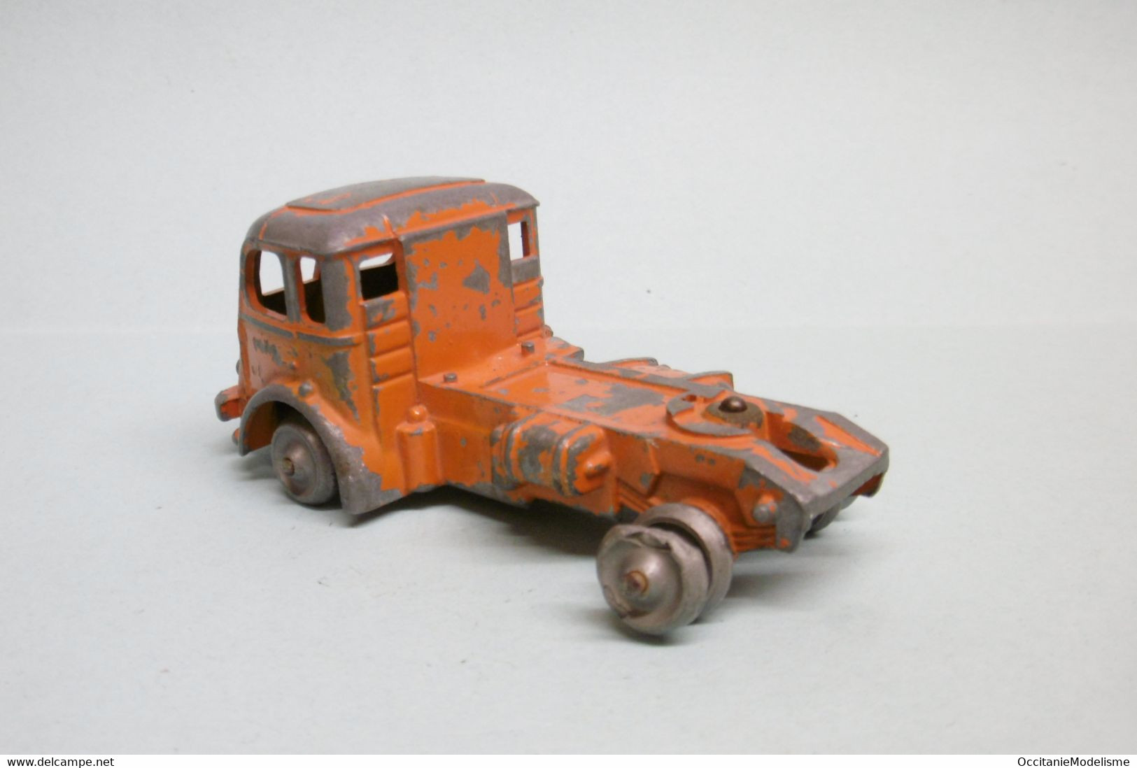 CIJ - TRACTEUR ROUTIER RENAULT FAINEANT Orange 1/50 - CIJ