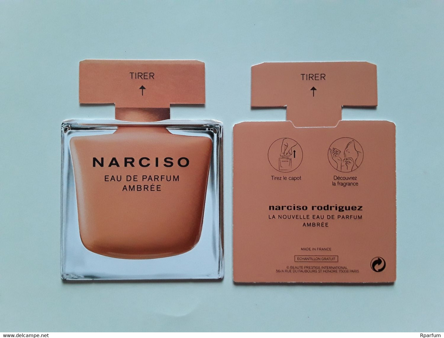 NARCISO RODRIGUEZ    " EDP AMBRÉE    "  Carte  Réplique   ** Photo  R/V - Modernes (à Partir De 1961)