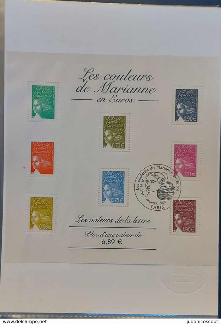 Notices "1er Jour" Des Timbres-poste De France 2004 - 54 Notices Dans Leur Classeur - Documenten Van De Post