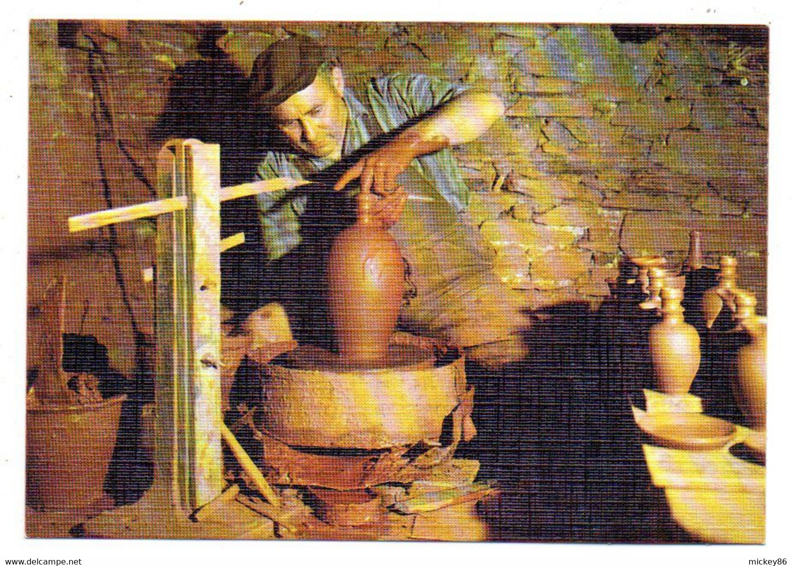 Artisanat --métier  -- Le Potier ...(animée).........carte Toilée .......à Saisir - Ambachten