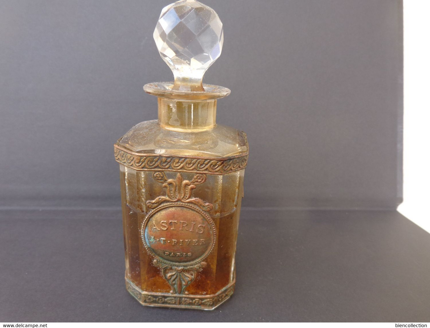 Flacon Ancien Parfum Astris De L T Piver à Paris ; Hauteur 12cm , Largeur 5 Cm - Miniatures (sans Boite)