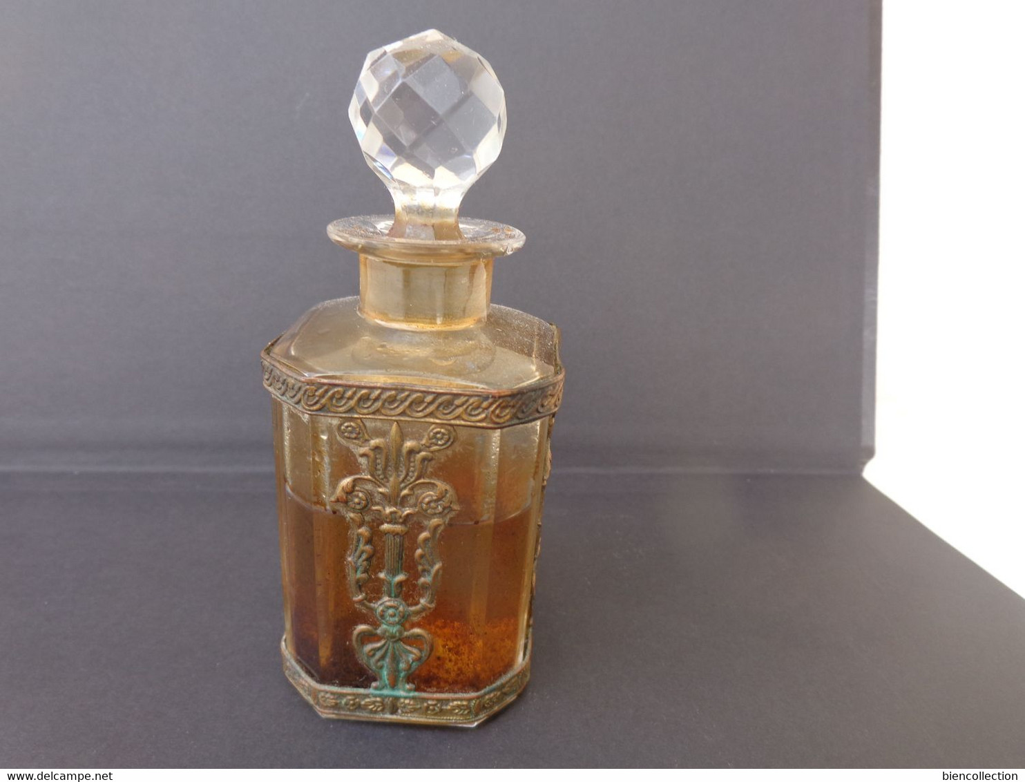 Flacon Ancien Parfum Astris De L T Piver à Paris ; Hauteur 12cm , Largeur 5 Cm - Miniature Bottles (without Box)