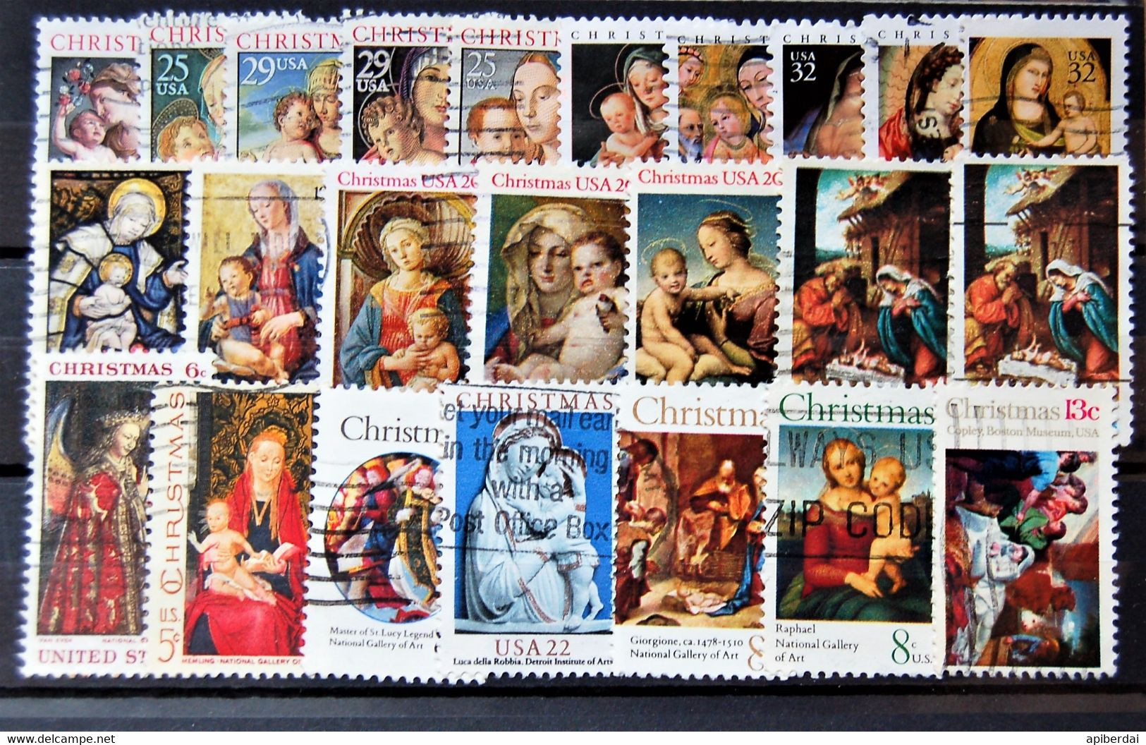 USA US - 24 Christmas Madone & Child All Differents Stamps Used - Collezioni & Lotti