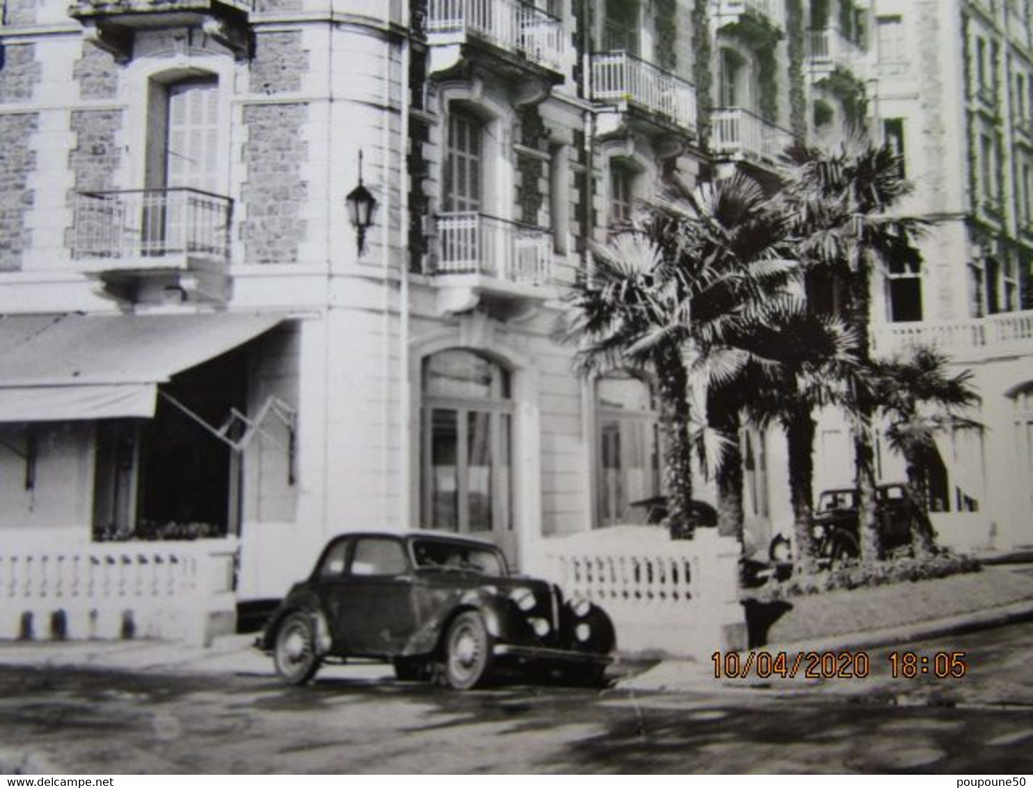 CP 35 Ille Et Vilaine DINARD  - Voiture Devant Le Grand Hôtel  Vers 1950 - Dinard