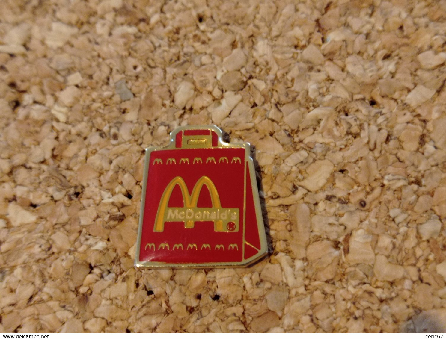 PINS MC DO MC DONALD'S SAC EN PAPIER - VENTE A EMPORTER - McDonald's