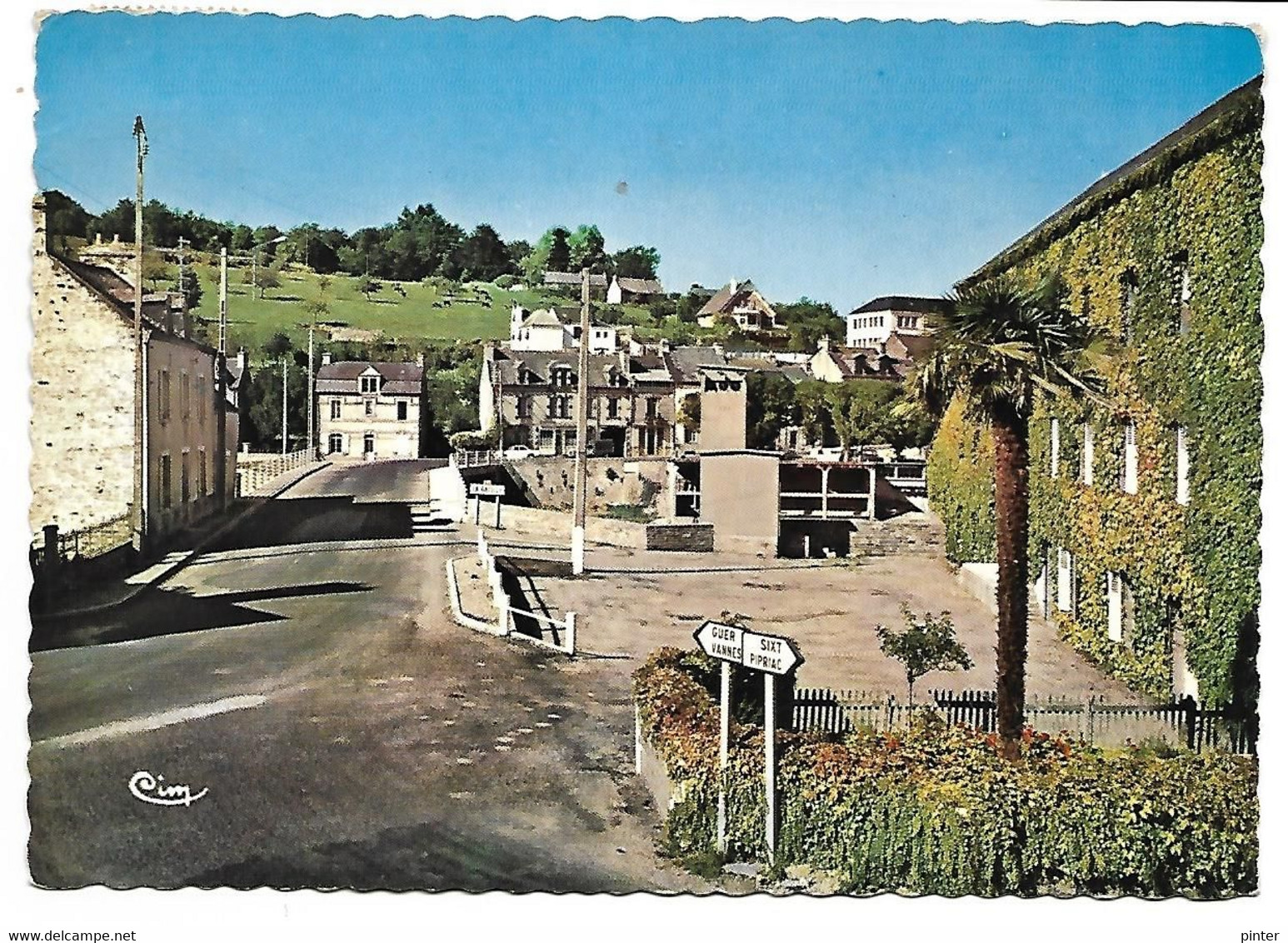 LA GACILLY - Arrivée Par La Route De Redon - La Gacilly