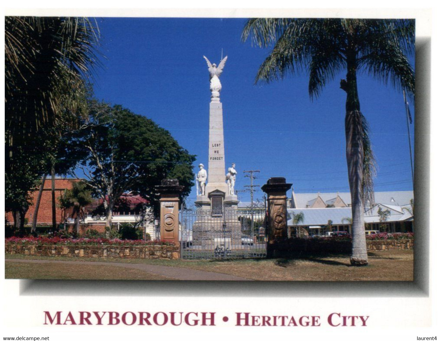 (R 10) Australia - QLD - Maryborough (with War Memorial) - Sunshine Coast