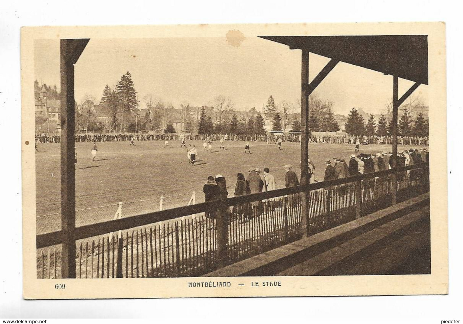 25 - Montbéliard - Le Stade. Carte Animée - Montbéliard