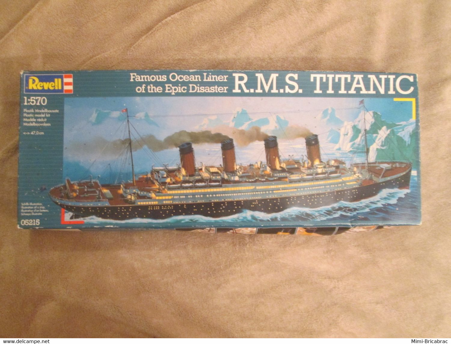 VAUT AU MOINS 20.50 Euros En Magasin !!  Maquette Plastique à Monter BATEAU TITANIC 1/570 Complète Et Non Commencée - Barcos