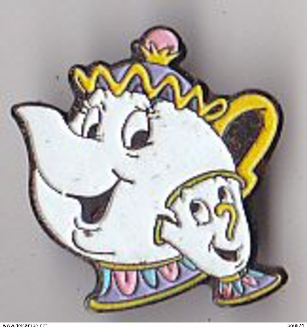 PIN'S  THEME DISNEY  UN ELEPHANT  AU CIRQUE - Disney