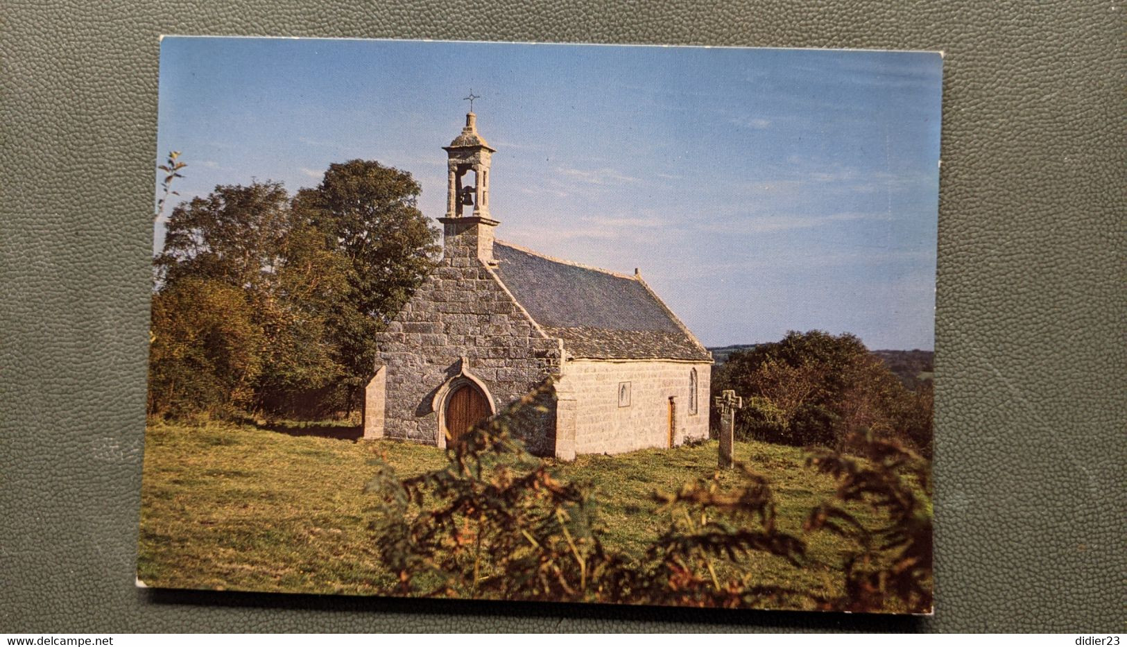 LOT 91  CARTES DE BRETAGNE MONUMENTS DE BRETGNE CIMETIERE EGLISE CALVAIRE CHAPELLE VITRAUX RETABLE CRYPTE