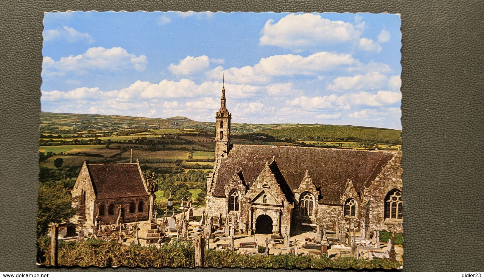 LOT 91  CARTES DE BRETAGNE MONUMENTS DE BRETGNE CIMETIERE EGLISE CALVAIRE CHAPELLE VITRAUX RETABLE CRYPTE